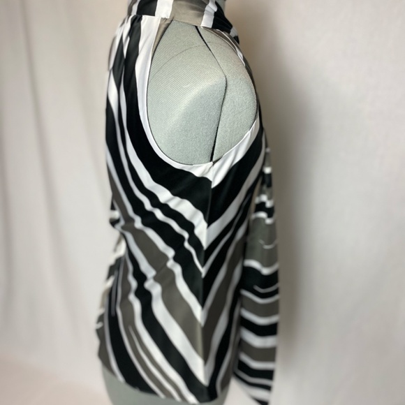 Banana Republic bias stripe high neck tank with tie. - Picture 5 of 10